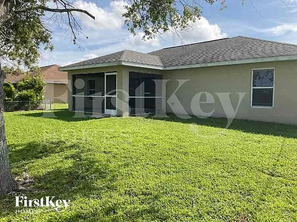 3 bed, 2.0 bath, 1666 sqft, $1,890 — Photo 2