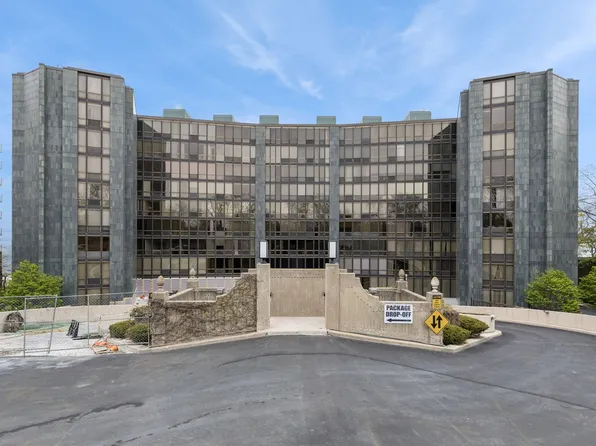 1420 Sheridan Rd APT 8A, Wilmette, IL 60091