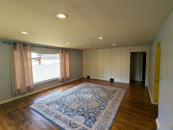 2nd image of 1220 Oregon Ave