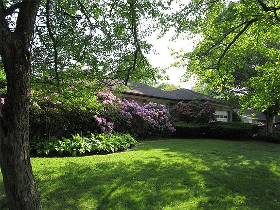 3rd image of 1131 Carmont Dr
