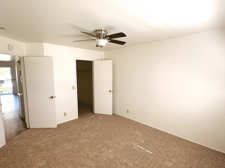 Cameo Village Apartments — Photo 23