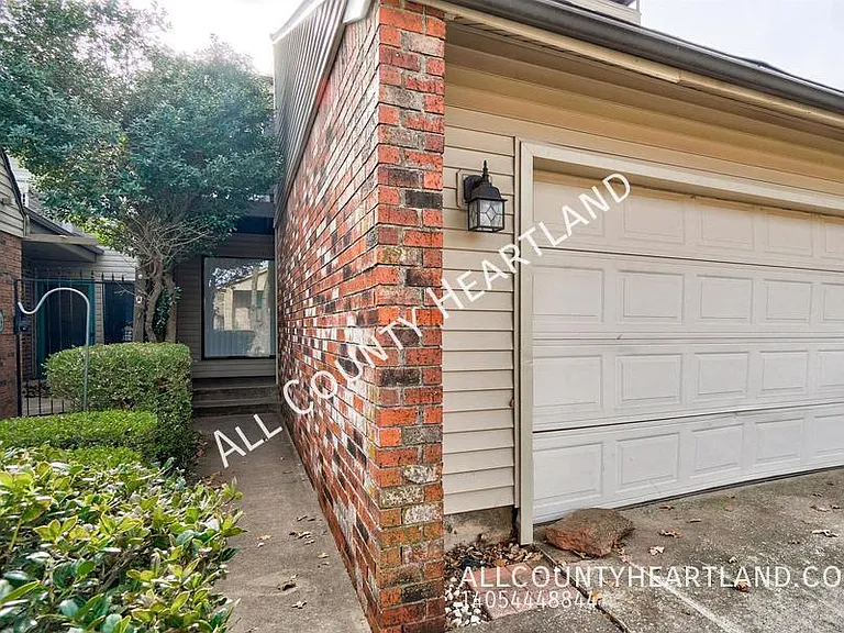 2030 Three Stars Rd — Photo 2