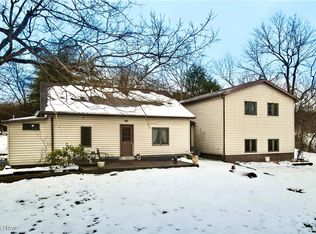 24 Ross Ln, Belpre, OH 45714