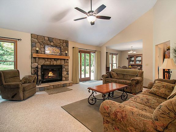 5th image of 24136 Villa Ct