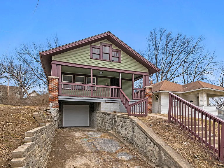 4437 Wayne Ave — Photo 4