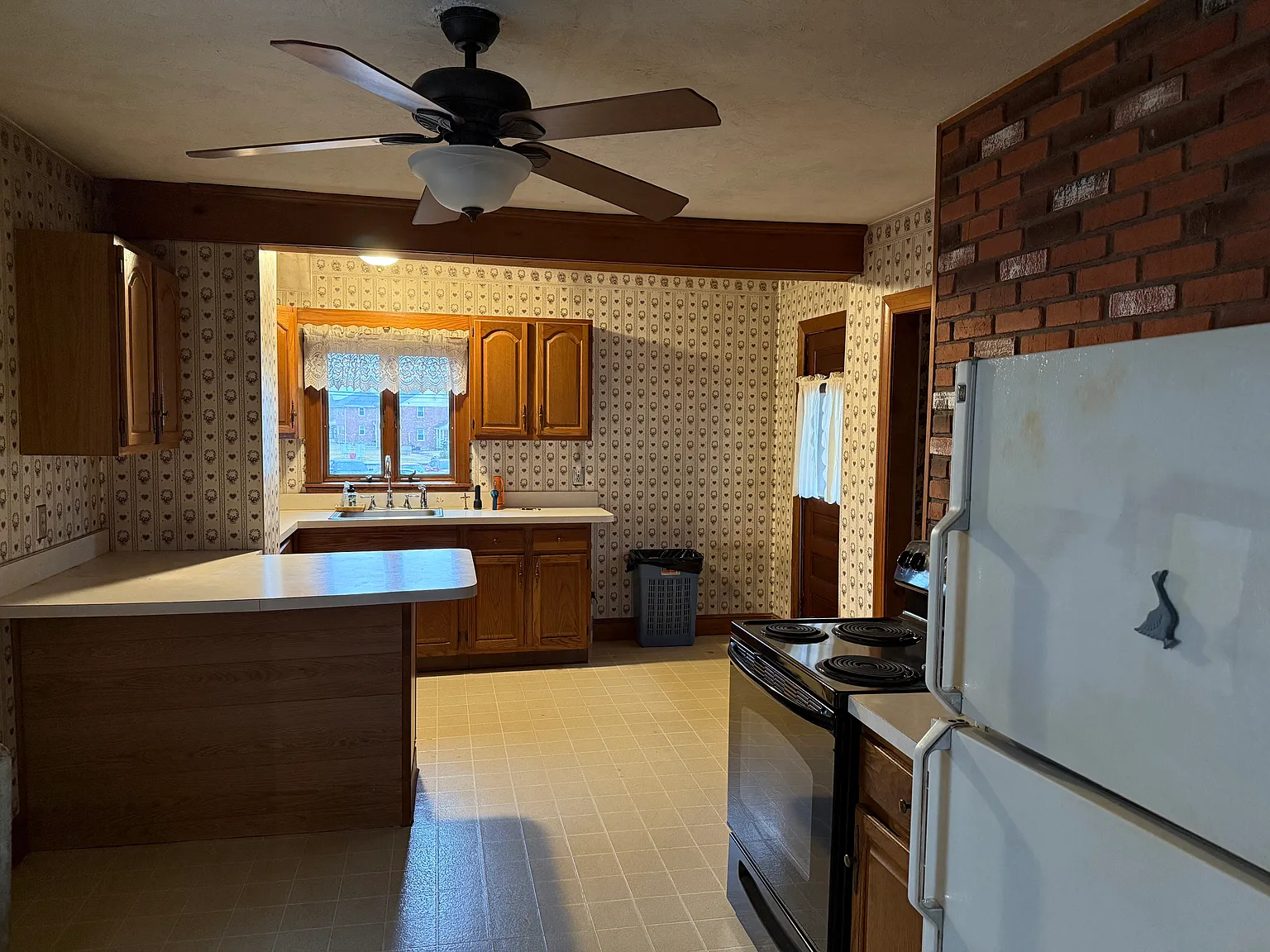 2 bed, 600 sqft, $2,700 — Photo 1