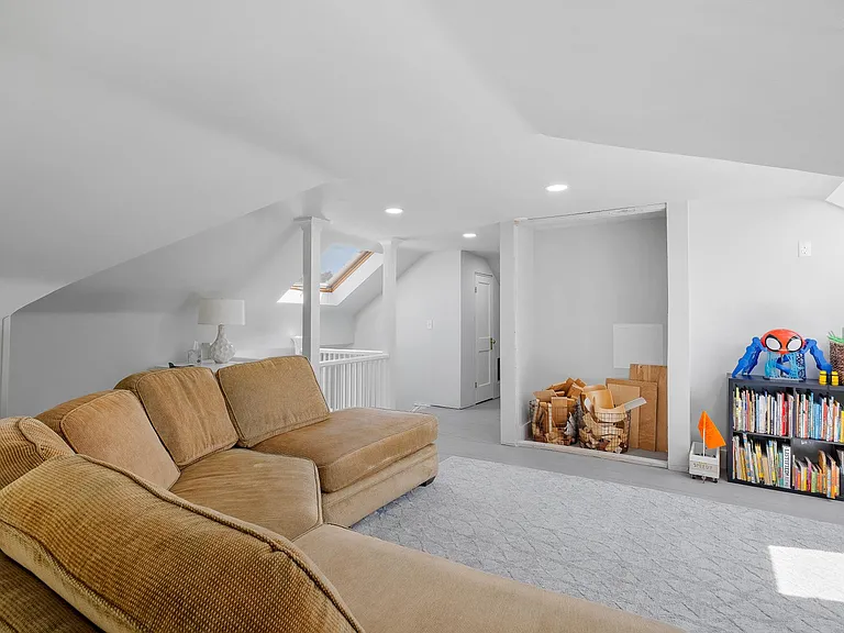 1310 Lake Dr SE — Photo 34