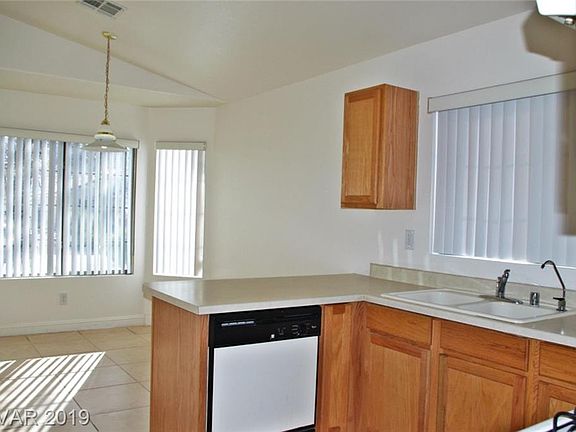 4th image of 9662 Bandera Creek Ave