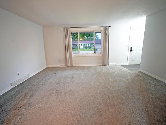 4th image of 2515 Lance St