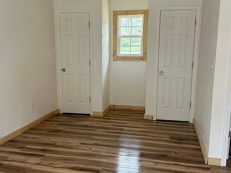 1021 Bryan Dr — Photo 4