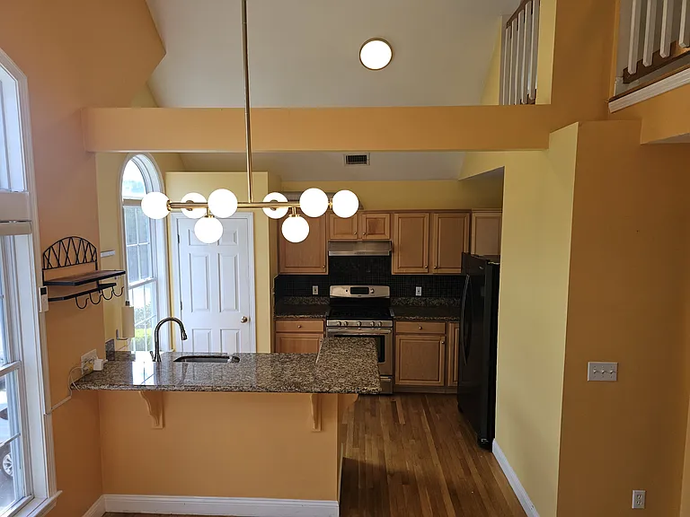 202 Falls Blvd — Photo 5
