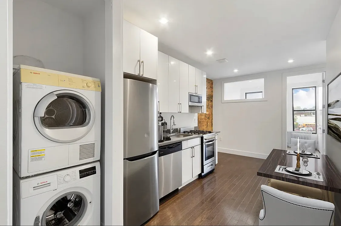 719 Henry Street — Photo 2