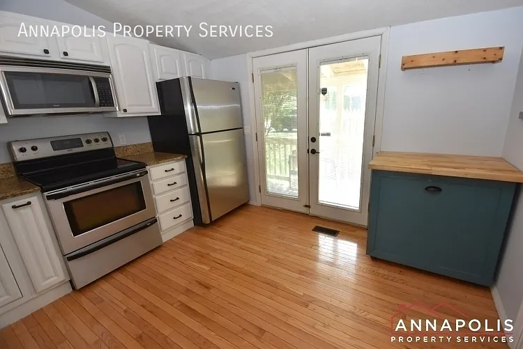 1210 Louis Rd — Photo 5