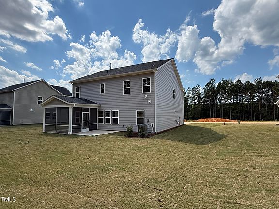 3rd image of 65 Venture Ct