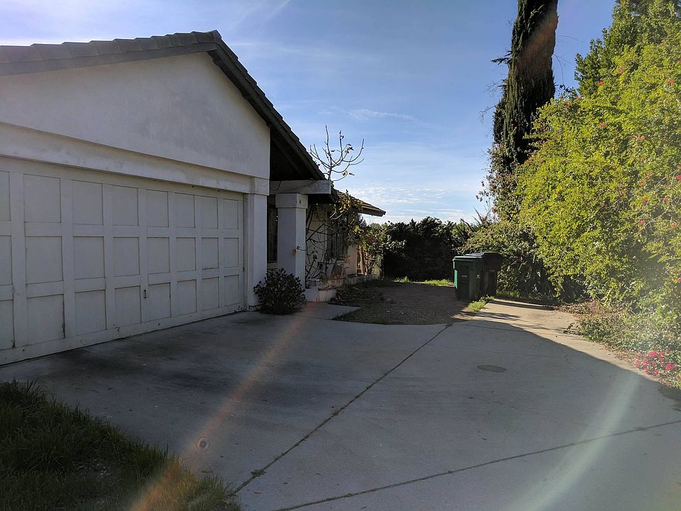1st image of 24104 Silver Spray Dr