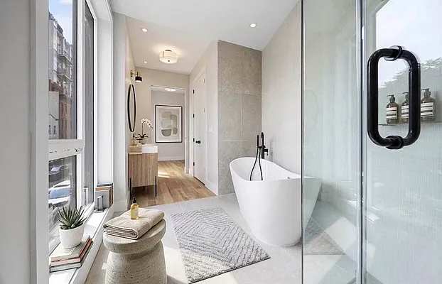 Bathroom, photo 2