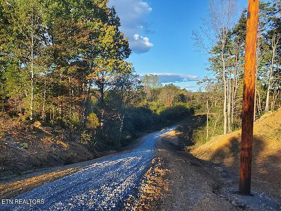 5th image of 2036 Helenwood Detour Rd