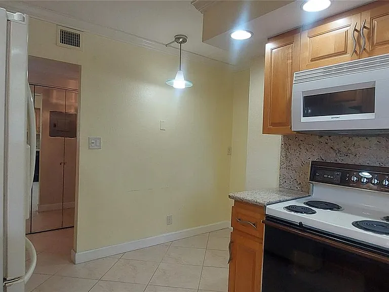 1900 Diana Dr #3A — Photo 18