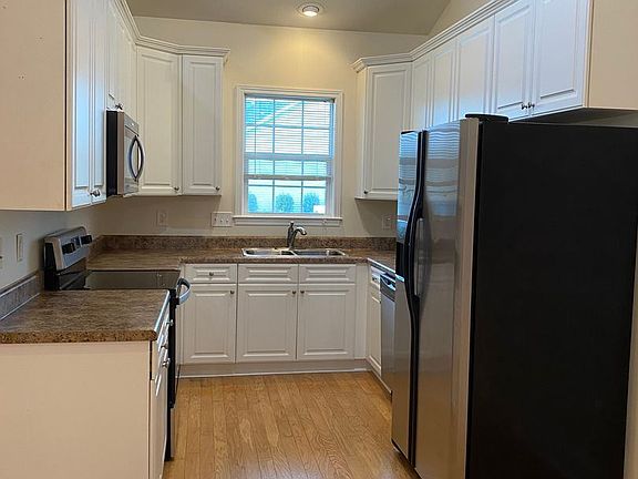 3rd image of 1152 Red Bay Pl