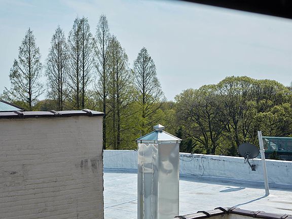 3rd image of 941 Washington Ave #445