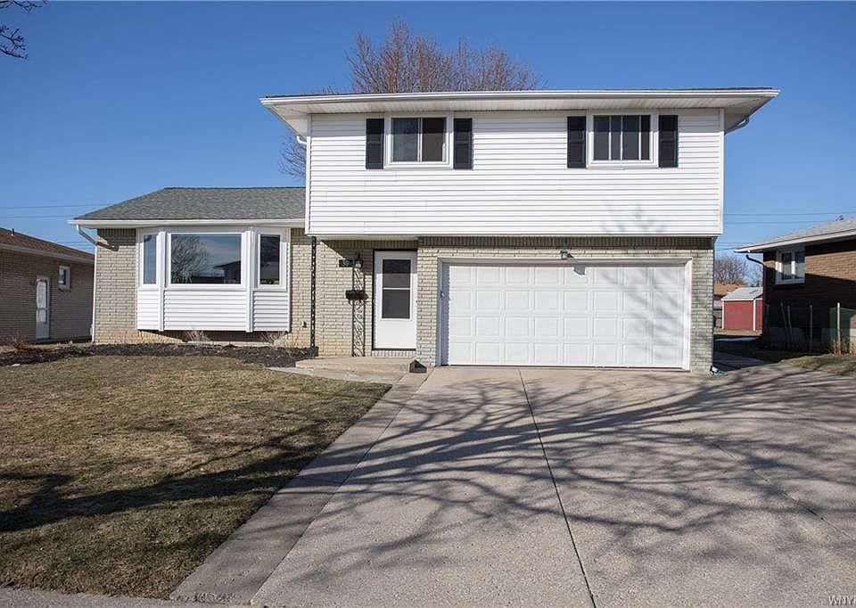 1st image of 30 McKenzie Ct