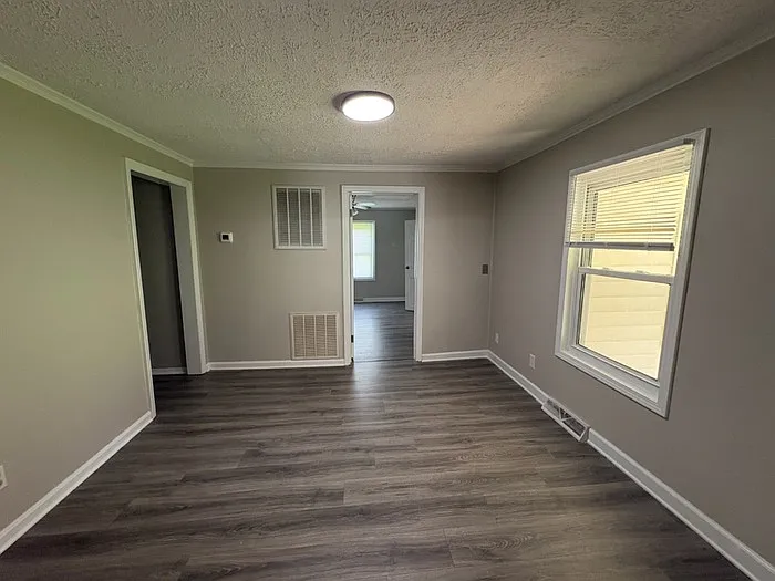 604 Enola Rd — Photo 8