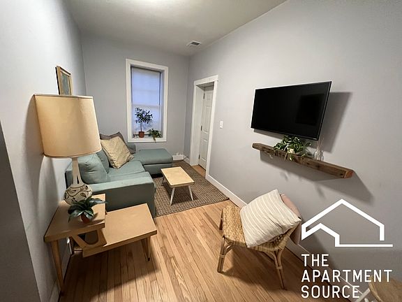 2nd image of 851 N Fairfield Ave APT 1R