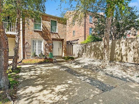 2nd image of 3013 Constance St Unit 3013