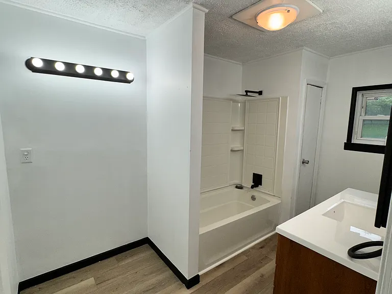 51 E Bradley Ave — Photo 16