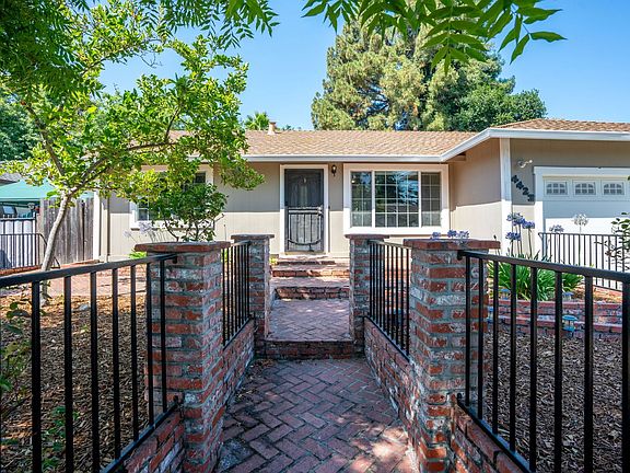 4th image of 4423 Meadowlark Dr