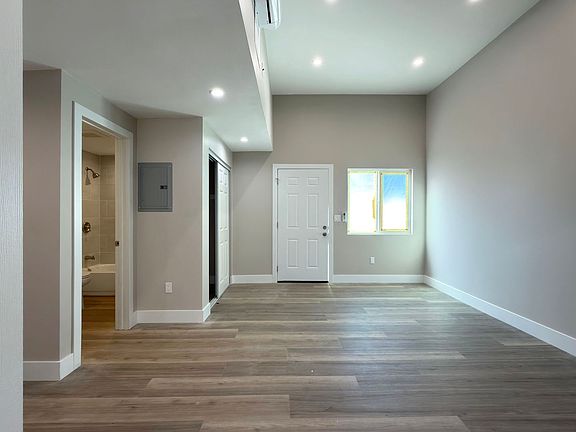 2nd image of 1382 Molino Ave #Adu