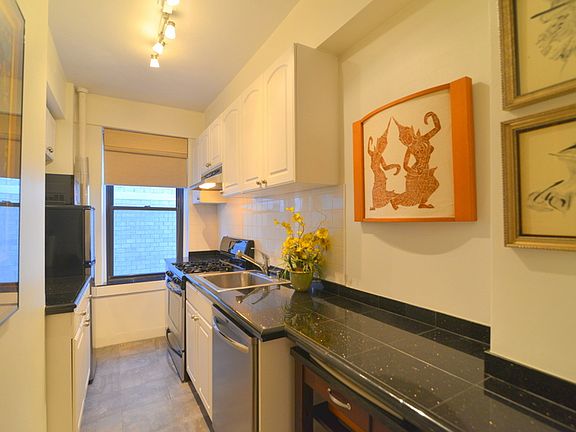 4th image of 7 Park Ave APT 20B