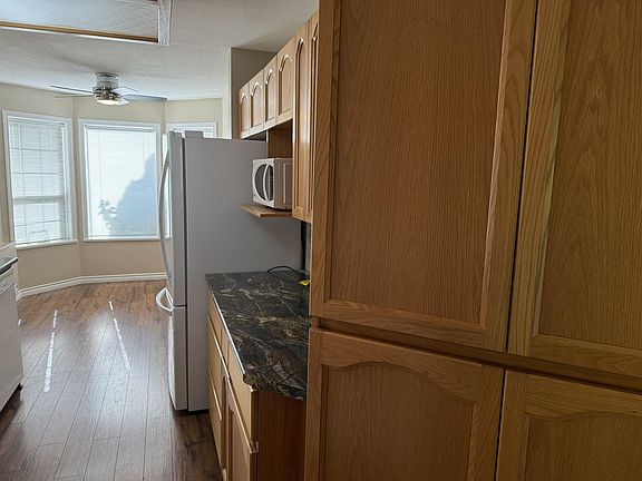 5th image of 3115 Trafalgar St #36
