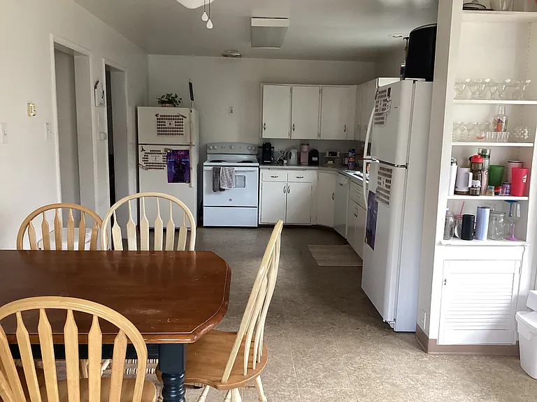 238 W Sacramento Ave — Photo 9