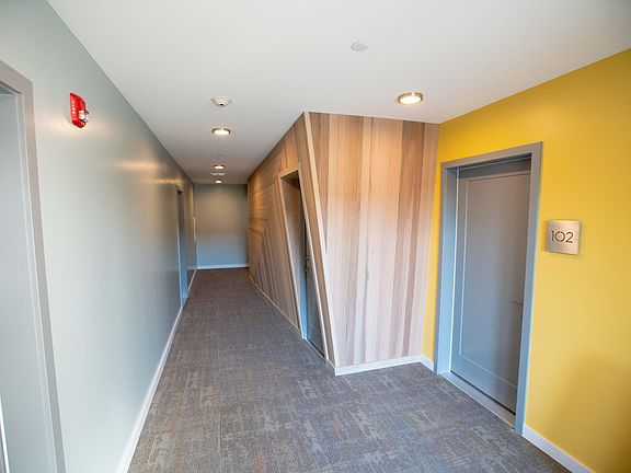 2nd image of 303 Edmonds St Unit 303