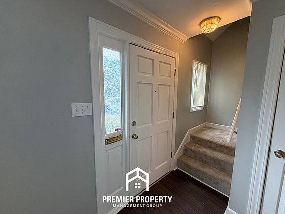 2nd image of 3511 Barwood Cir