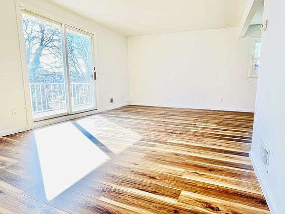 3rd image of 15 Bass St Floor 2