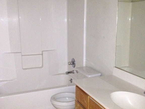 5th image of 1306 Dugger Cir APT B