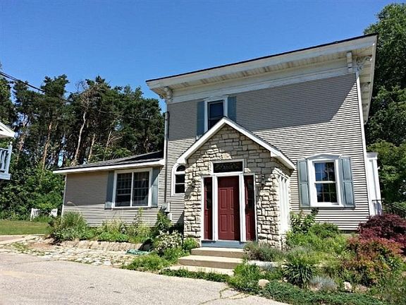 3rd image of 475 Martindale St NW
