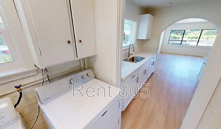 8236 Edison Dr — Photo 7