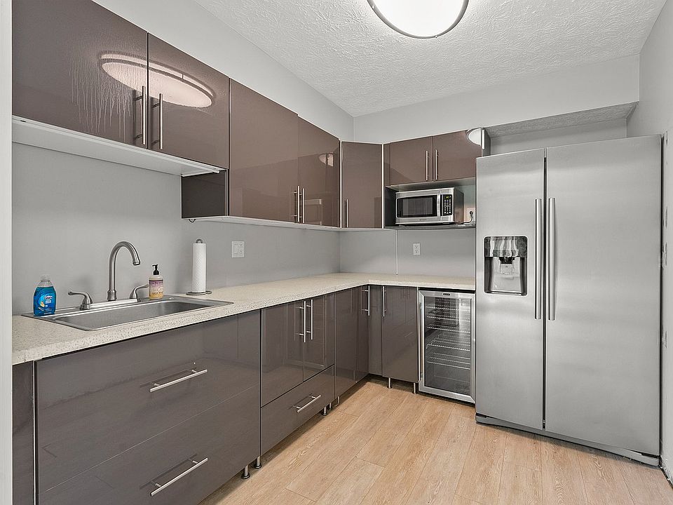 Clubhouse Kitchen