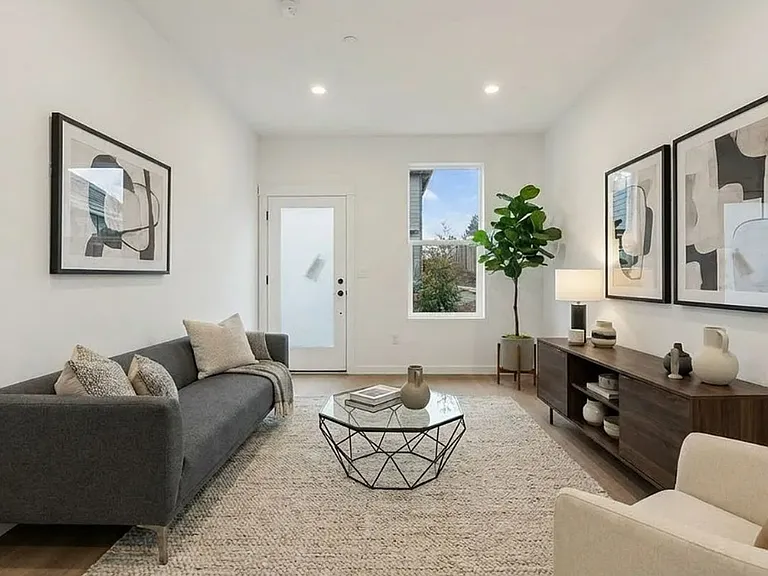 4059 SW McKinley St — Photo 8