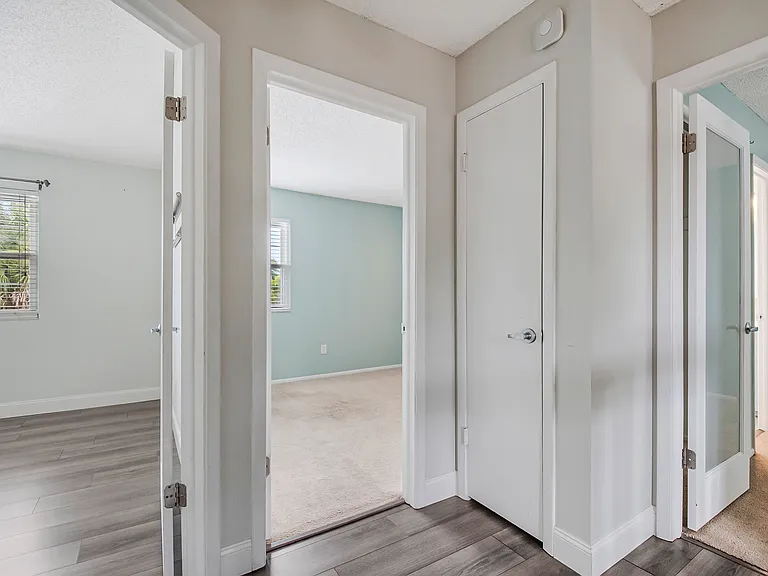 1025 Wentworth Ct — Photo 16