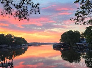 128 Curran Point Dr, Norwood, NC 28128