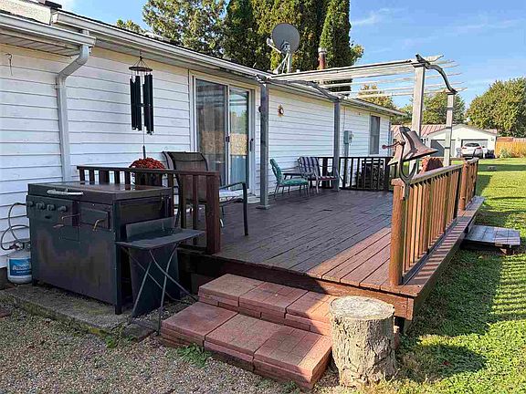 5th image of 306 Price St