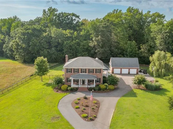 16196 Quaker Pointe Rd, Windsor, VA 23487