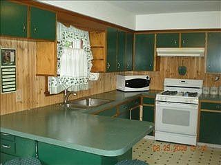 3rd image of 11 Valleyview Ave