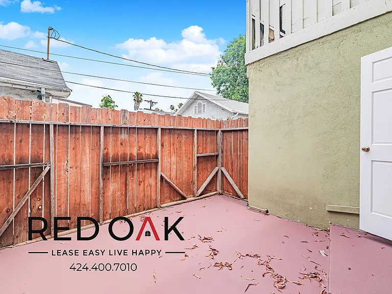 712 N Ardmore Ave #4 — Photo 3