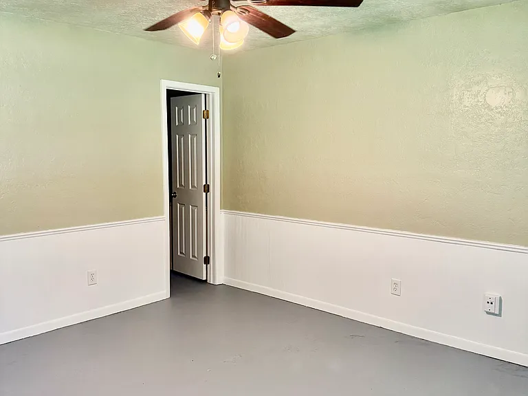 1135 Cooper Ln — Photo 11