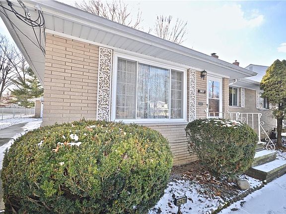 4th image of 24279 Beech Ln